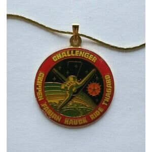 Space Shuttle Challenger Cloisonne Medallion Necklace Vintage NOS Nasa Pendant